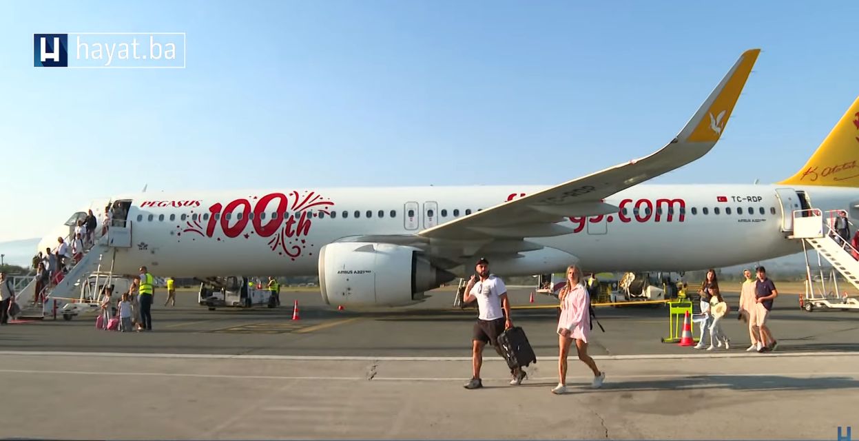 Pegasus je dobro poznato ime u svijetu avioindustrije, a u Tuzlu, na prvi let poslala je svoju najpoznatiju letjelicu – avion Cumhuriyet („Republika“)