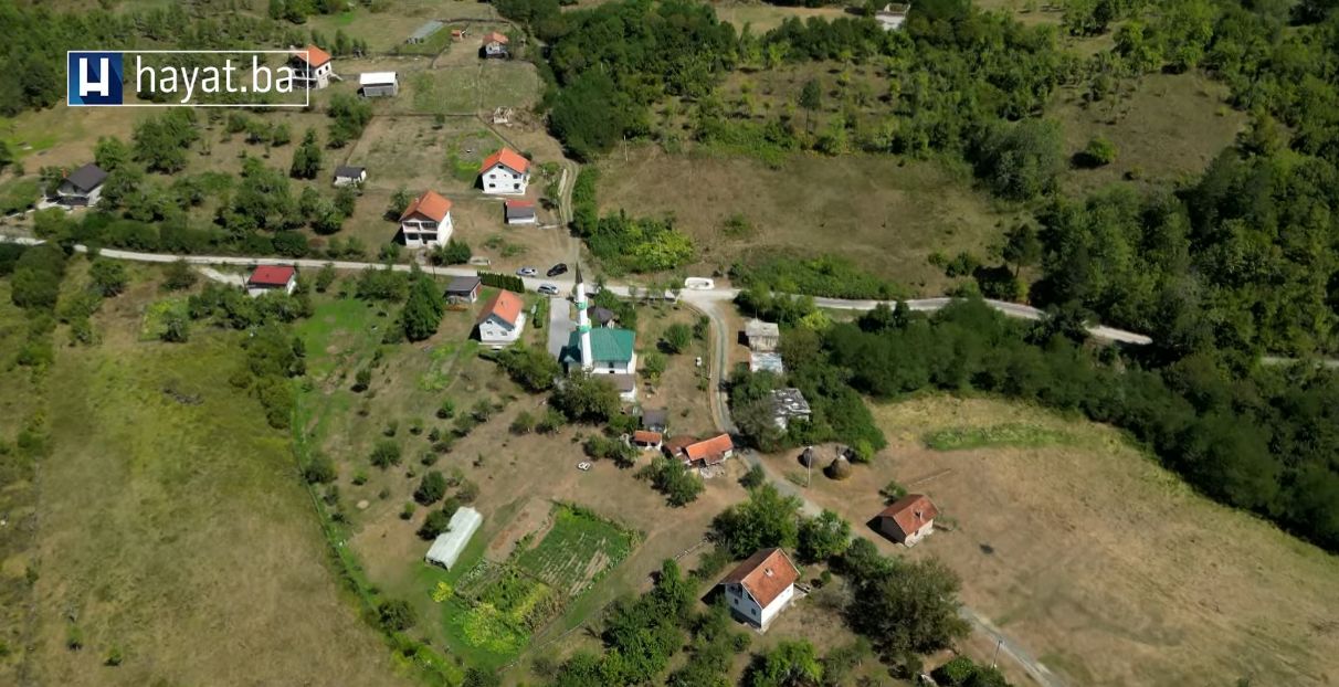 Već nekoliko godina mještani ovog sela, koje se nalazi 6 kilometara od Višegrada, muku muče s nestankom vode