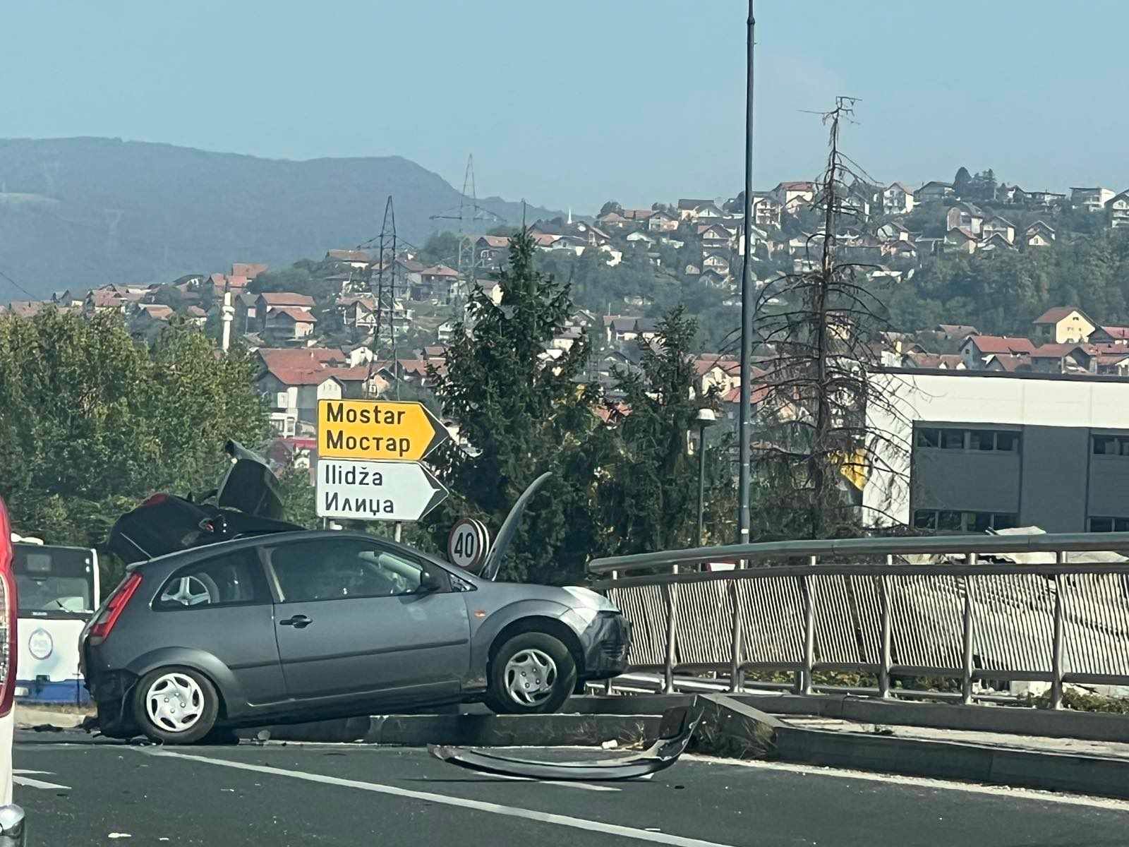 Jezive scene s mjesta nesreće u Sarajevu, povrijeđene tri osobe: Ovo su nove fotografije