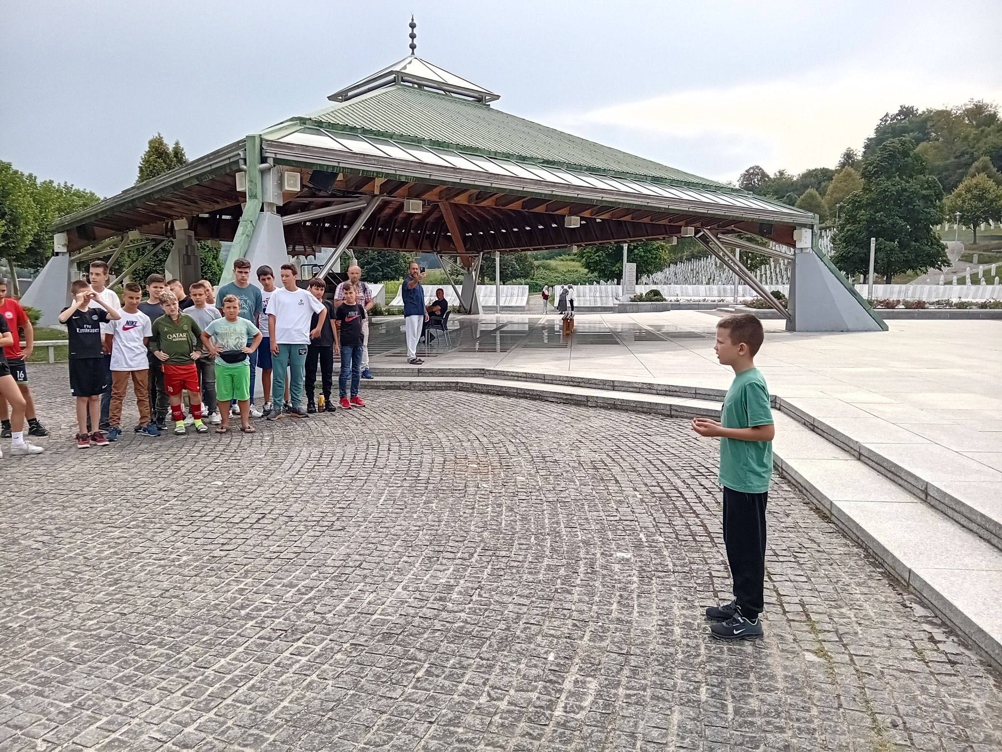 I mlađi i stariji članovi FK Vratnik odigrali su utakmicu protiv FK Guber iz Srebrenice