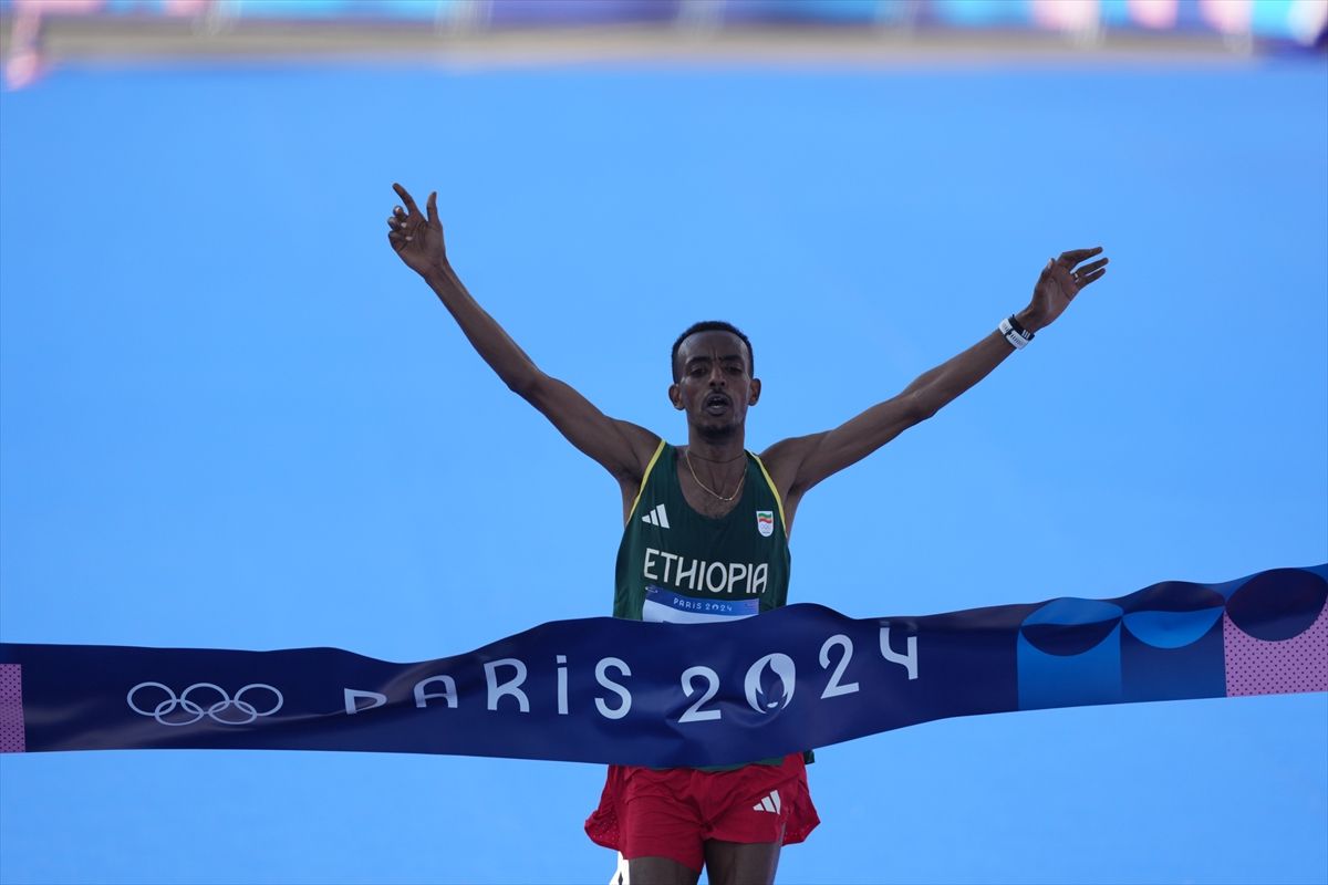 Dvostruki branilac titule Eliud Kipchoge zaostajao je više od osam minuta iza Tole