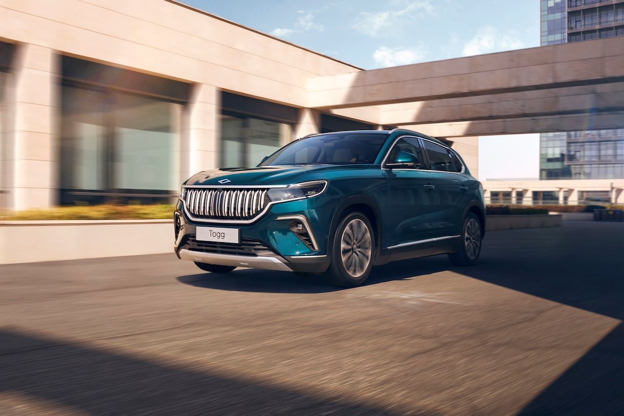 Prvi model TOGG T10X potpuno je električni automobil, a ističe se pametnim rješenjima kojima se preko interneta može upravljati na daljinu