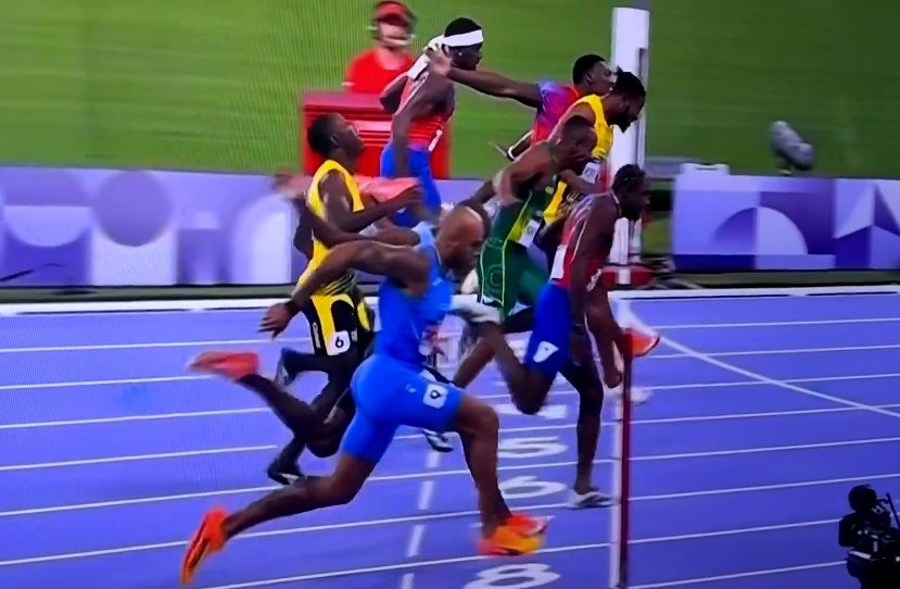 Lyles je u neizvjesnom finalu slavio u foto finišu s rezultatom 9.79 (9.784) izborivši pobjedu za pet hiljaditih dijelova sekunde ispred Jamajčanina Kishanea Thompsona