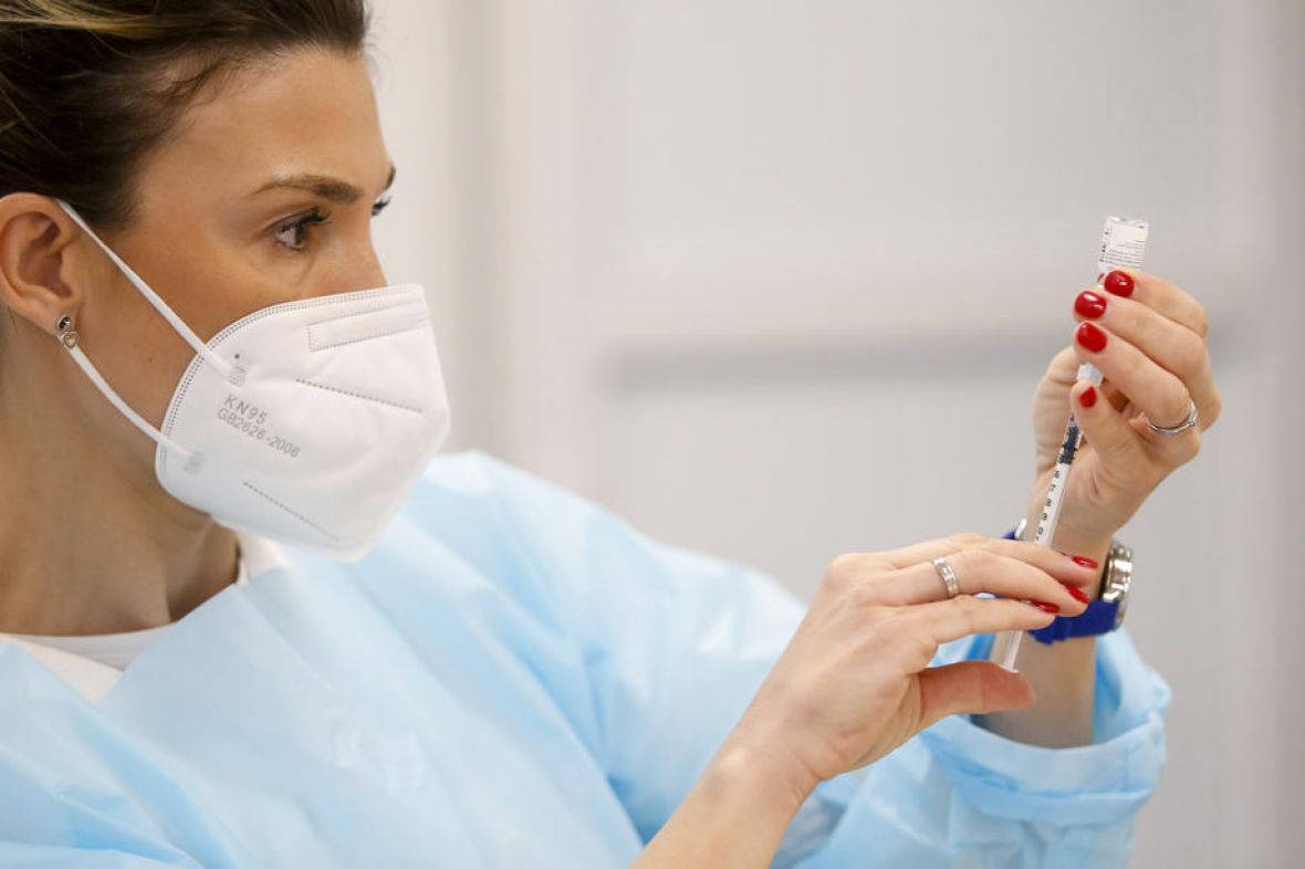 Nove vakcine za sezonu virusa 2024. i 2025. godine preporuča američka Agencija za hranu i lijekove (FDA), koja Amerikancima savjetuje da prime vakcine kada ona postanu dostupna