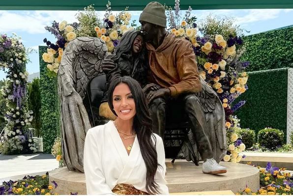 Statua Kobea Bryanta i Gianne Bryant slavi ljubav legende košarke prema svojim kćerkama