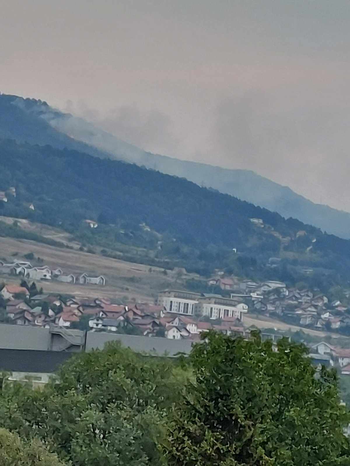 Požar na Trebeviću, dio terena miniran: Gori i u Vogošći