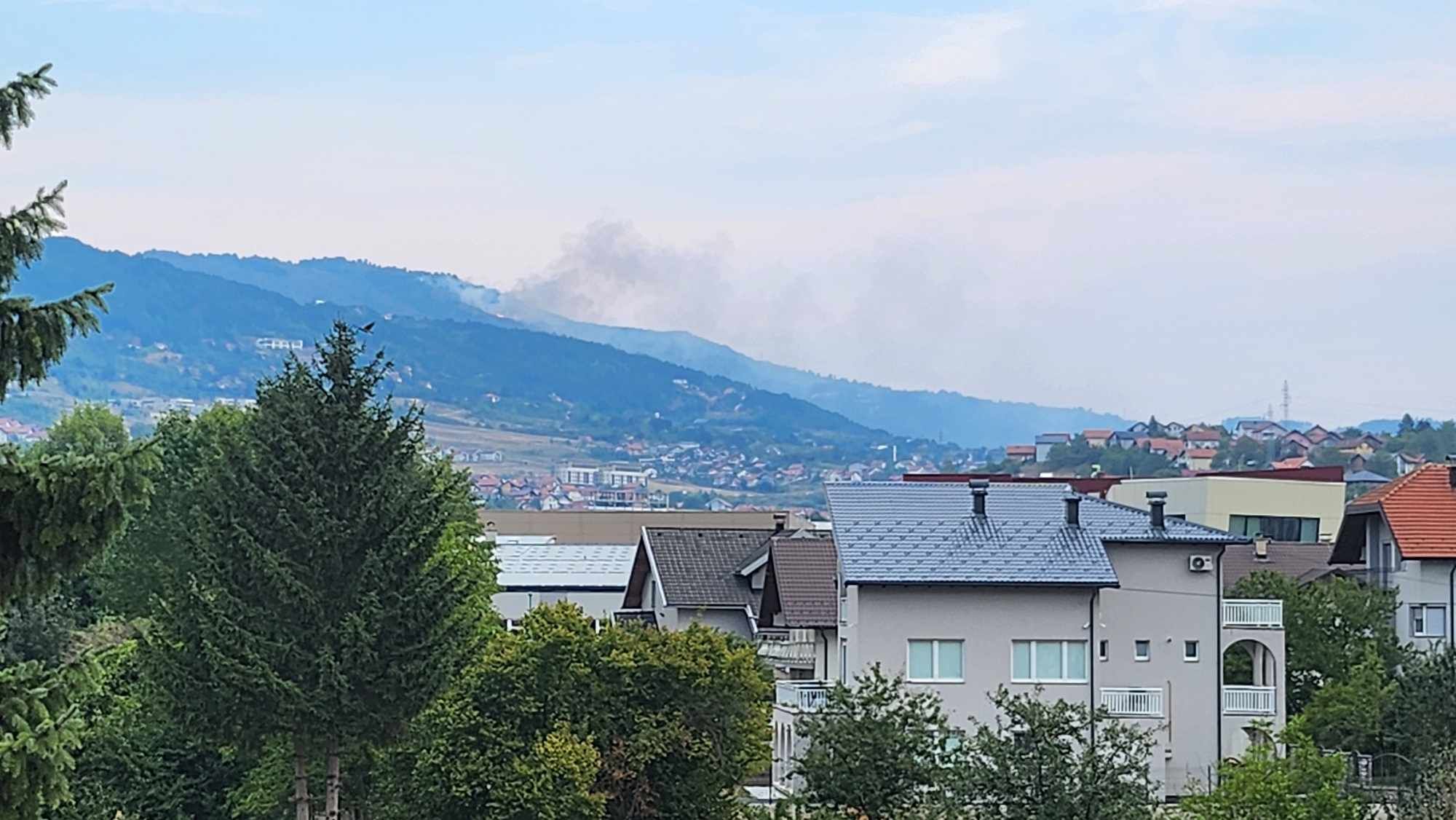 Požar na Trebeviću, dio terena miniran: Gori i u Vogošći