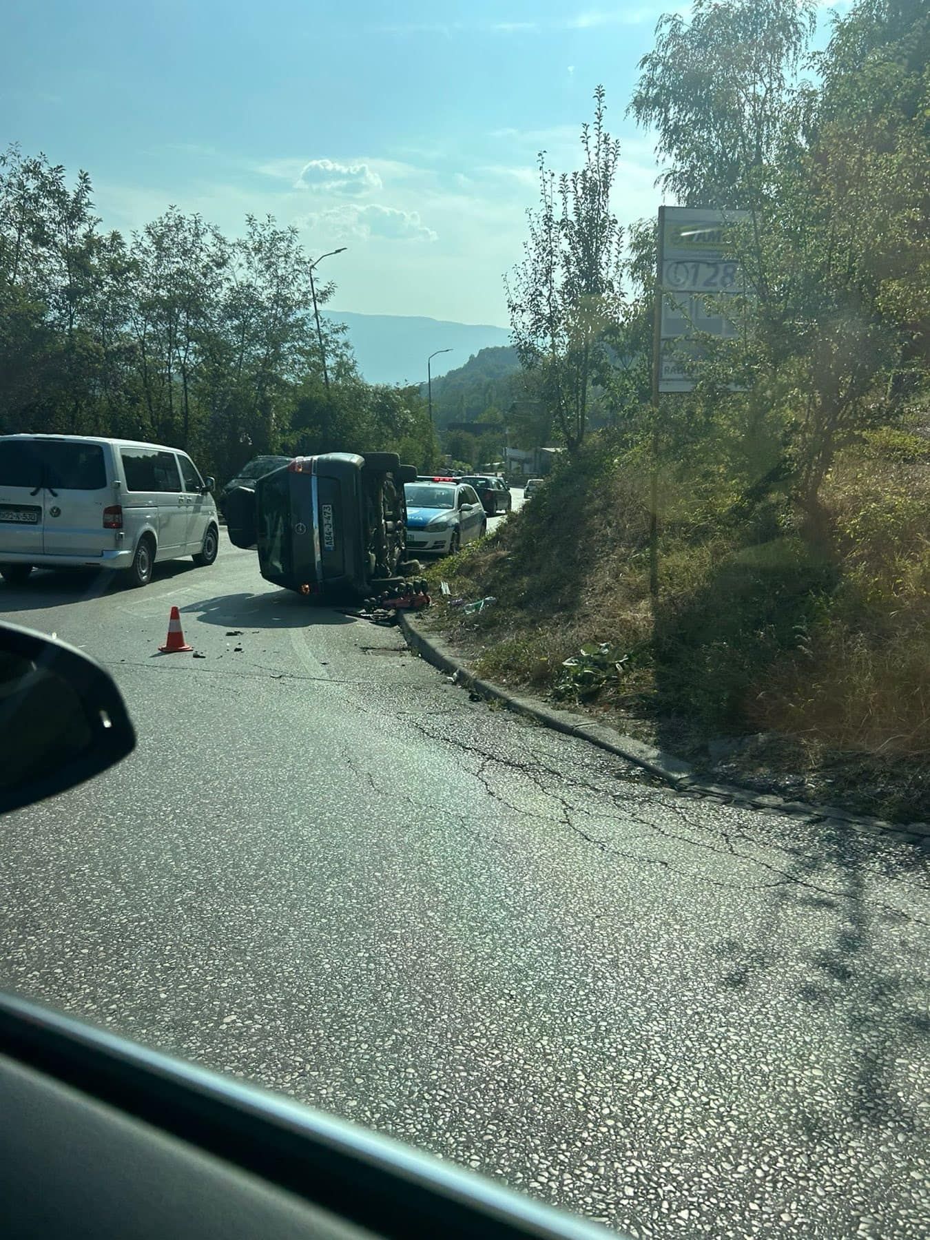 
Zbog saobraćajne nesreće formirale su se gužve koje otežavaju saobraćaj na ovoj dionici