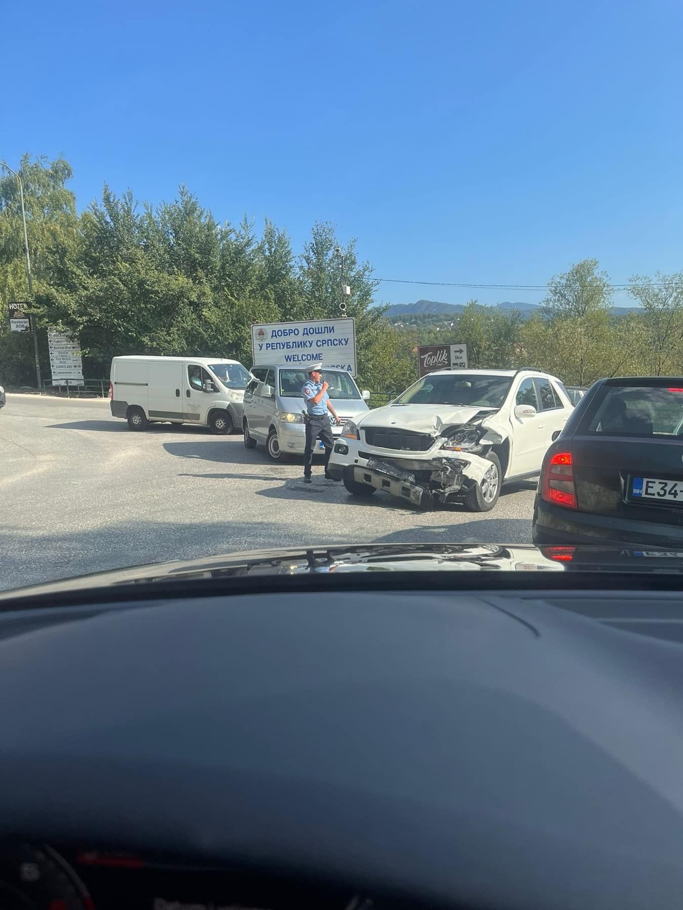 
Zbog saobraćajne nesreće formirale su se gužve koje otežavaju saobraćaj na ovoj dionici