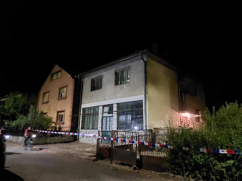Tijela su pronađena kada je komšija prijavio policiji da se osjeća neprijatan miris iz kuće