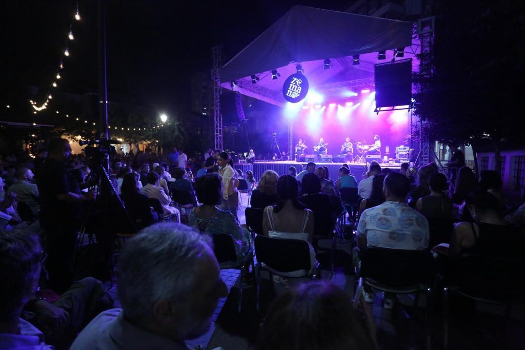 Finale festivala obilježeno je spektakularnim nastupom benda Balkan Zoo, čiji su moderni aranžmani balkanske muzike natjerali publiku na ples