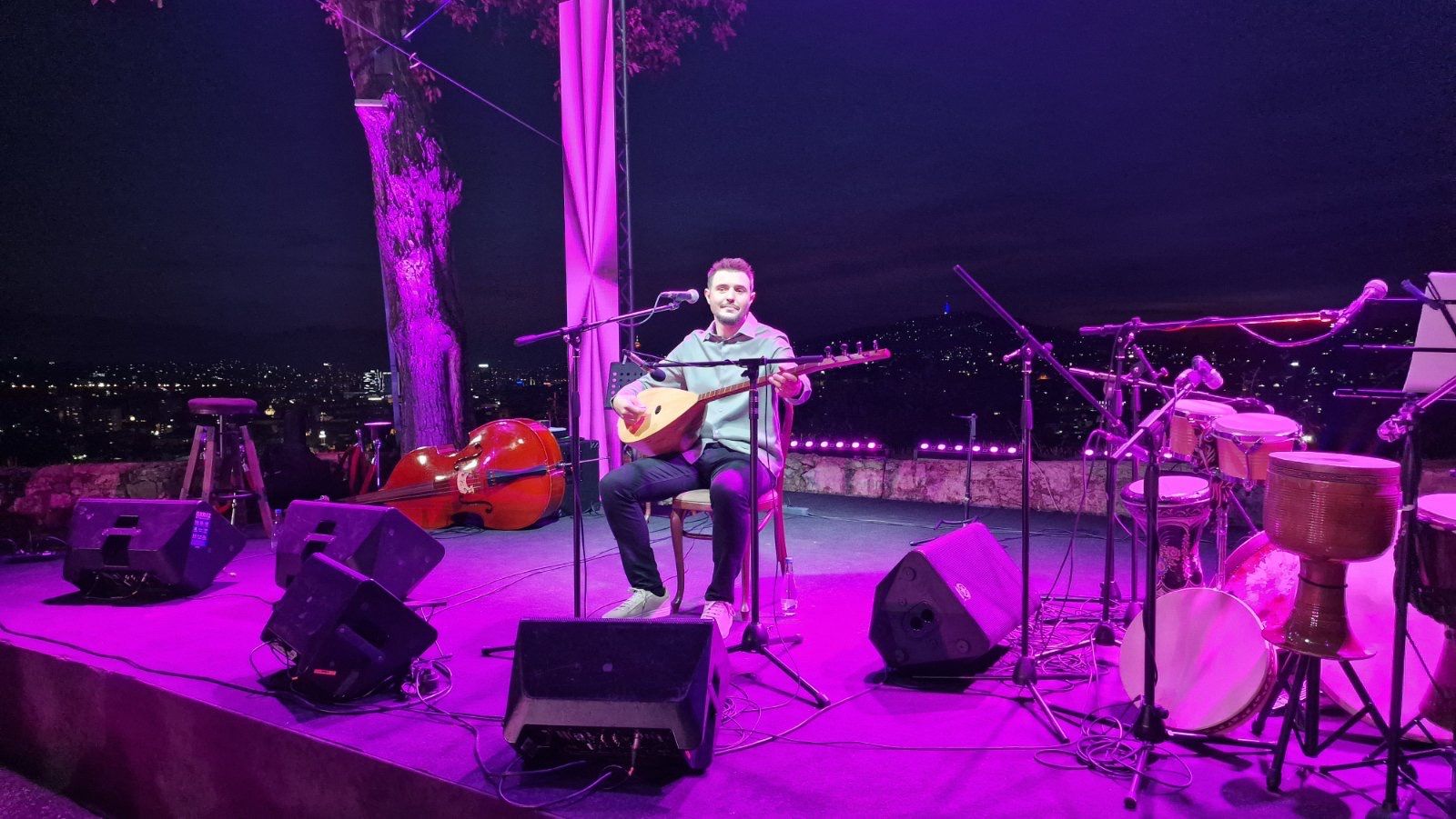 Počeo je koncert Zanina Berbića!