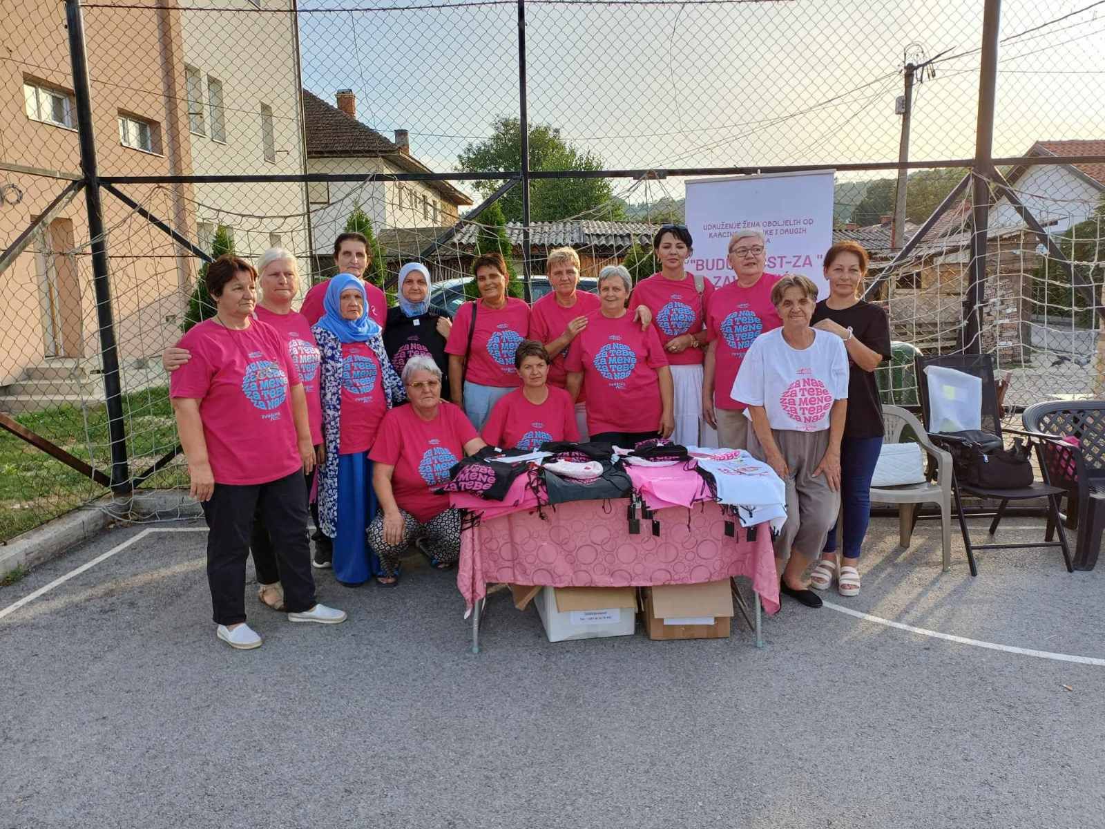 Predvođene Minom Delić, osobom koju mnogi s ponosom nazivaju „srcem zajednice“, organizirale su  posebno druženje s onima koje biju najtežu bitku – ženama oboljelim od karcinoma