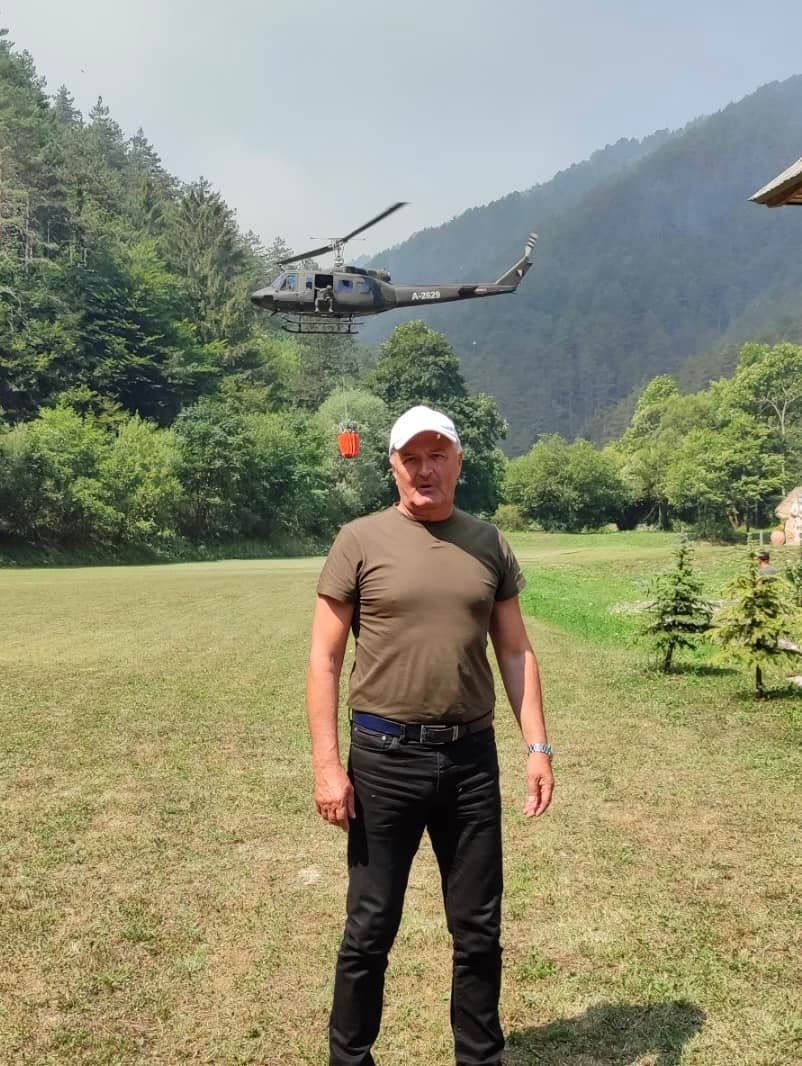 Helikopteri Oružanih snaga BiH gase požar i u Drvaru