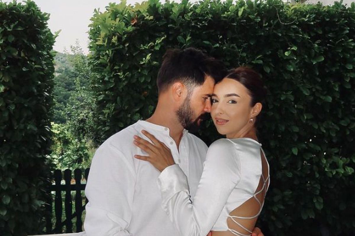 Naime, Lejla i njen suprug Dino su na Instagramu podijelili video kako napuštaju porodilište