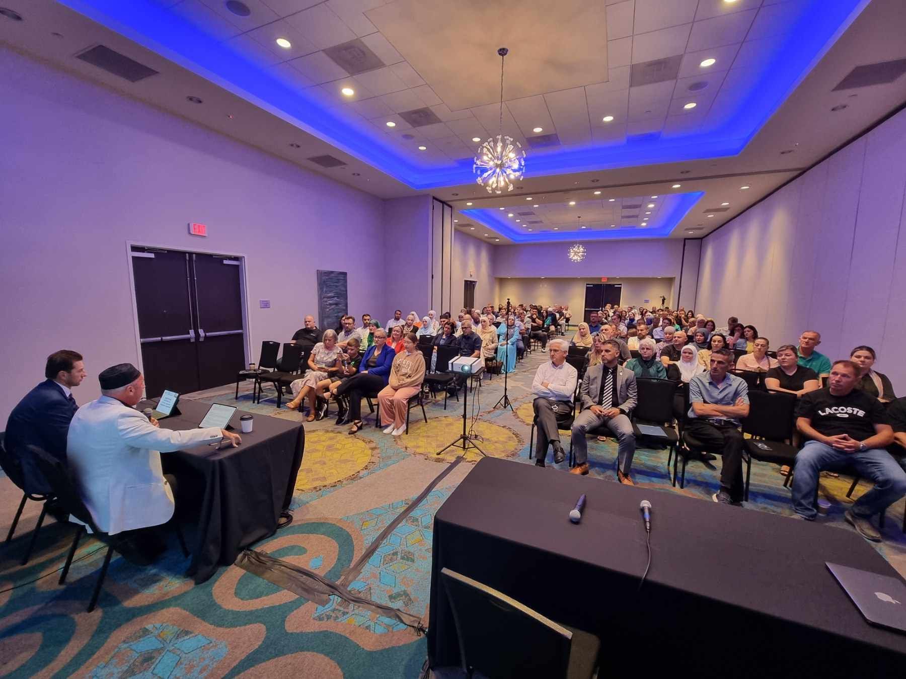 Susreti Bošnjaka Sjeverne Amerike svake se godine održavaju u različitim gradovima širom Sjeverne Amerike i to uvijek početkom septembra