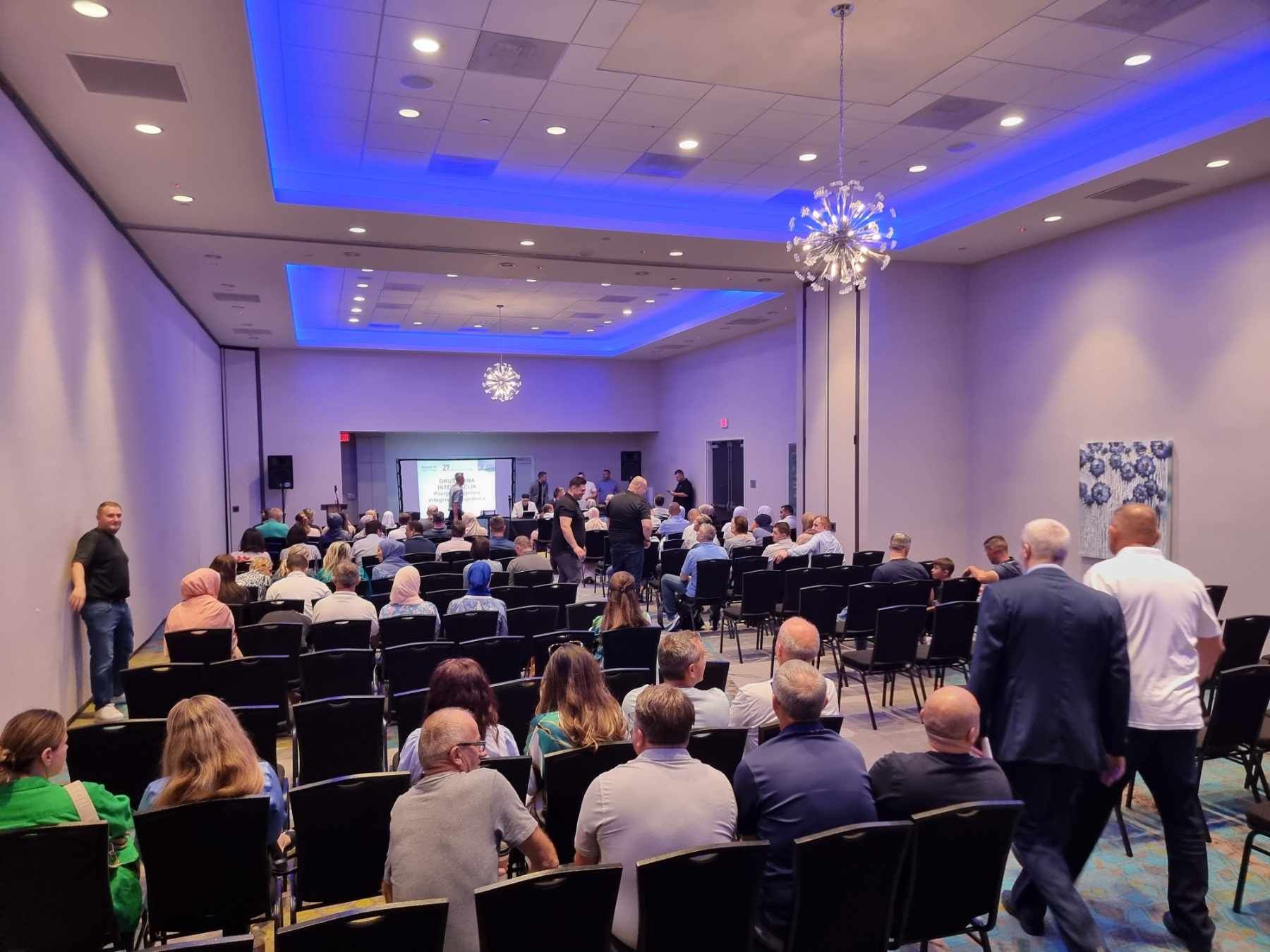 Susreti Bošnjaka Sjeverne Amerike svake se godine održavaju u različitim gradovima širom Sjeverne Amerike i to uvijek početkom septembra