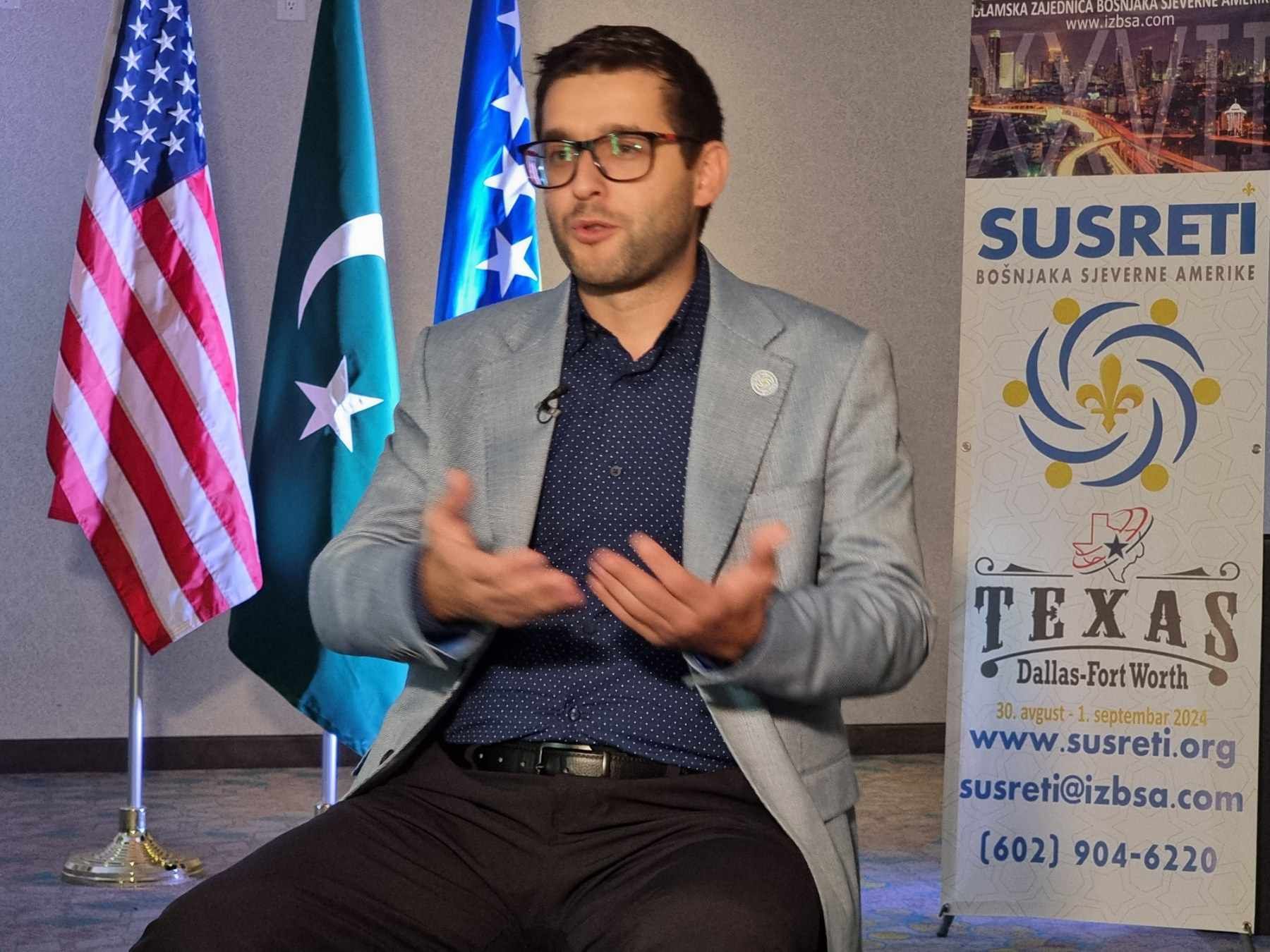 Susreti Bošnjaka Sjeverne Amerike svake se godine održavaju u različitim gradovima širom Sjeverne Amerike i to uvijek početkom septembra