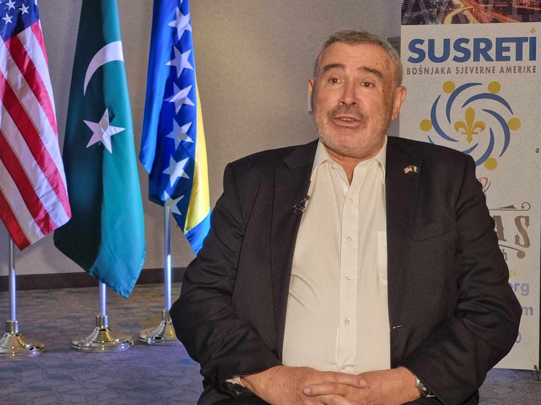 Susreti Bošnjaka Sjeverne Amerike svake se godine održavaju u različitim gradovima širom Sjeverne Amerike i to uvijek početkom septembra