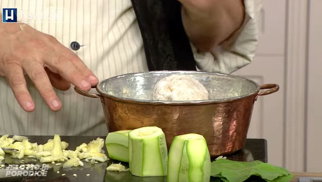 Tradicija je za njega na prvom mjestu, stoga je dašak unio i u našu kuhinju.