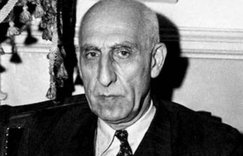 Glavni problem Irana se sastojao u njegovim odnosima sa Velikom Britanijom, odnosno Anglo-iranskom naftnom kompanijom