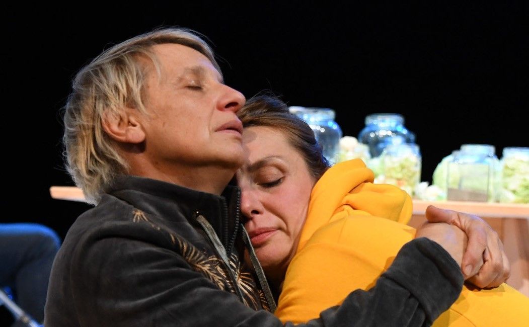 Autorica je Asje Krsmanović, a režiju potpisuje Nermin Hamzagić