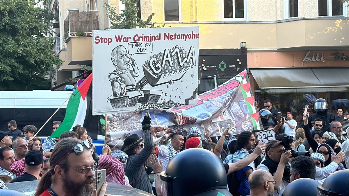 
Okupljeni su posebno uputili kritike i njemačkoj vladi zbog podrške Izraelu