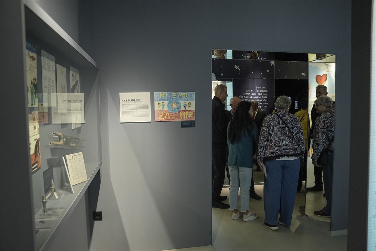 Muzej se nalazi na adresi Džidžikovac 3, a zaživio je zahvaljujući Udruženju roditelja ubijene djece opkoljenog Sarajeva