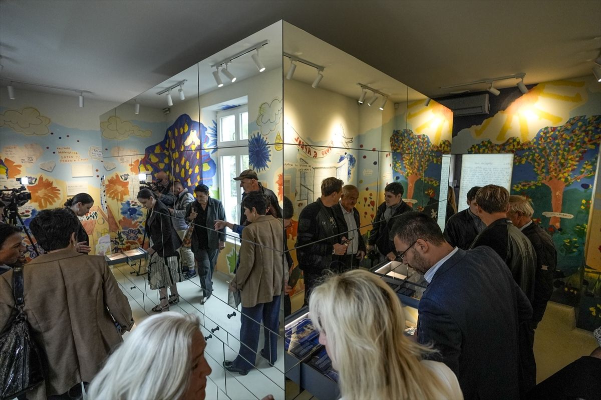 Muzej se nalazi na adresi Džidžikovac 3, a zaživio je zahvaljujući Udruženju roditelja ubijene djece opkoljenog Sarajeva