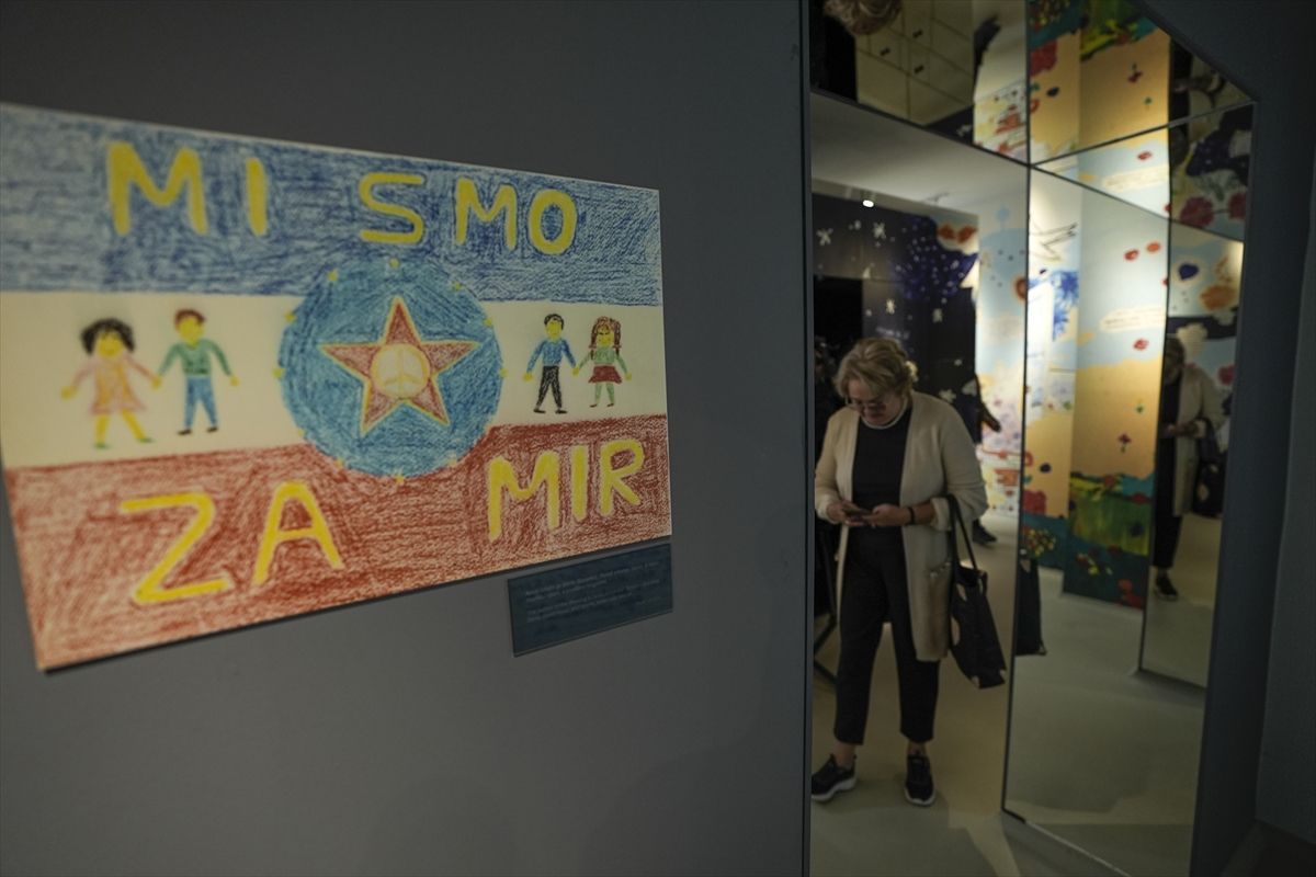 Muzej se nalazi na adresi Džidžikovac 3, a zaživio je zahvaljujući Udruženju roditelja ubijene djece opkoljenog Sarajeva