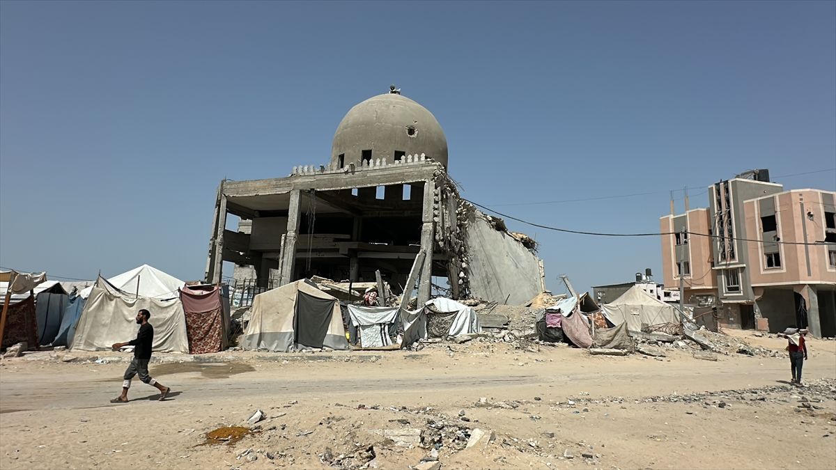 Kontinuirana blokada enklave dovela je do ozbiljne nestašice hrane, čiste vode i lijekova, a veći dio regije je u ruševinama