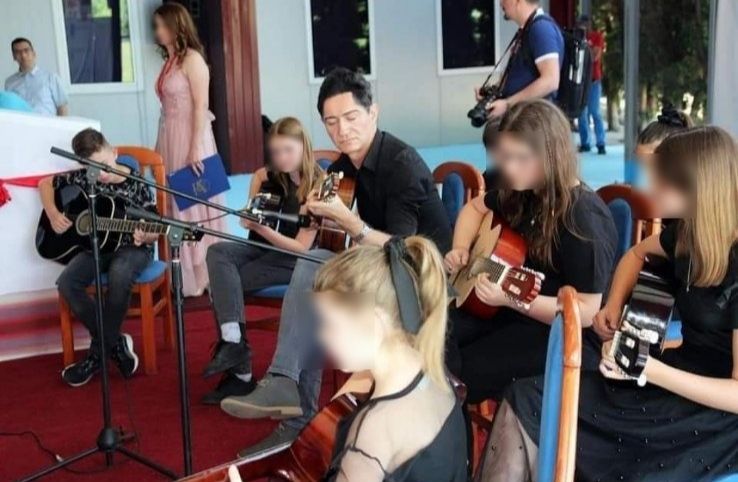 Ova praksa ne samo da je etički sporna, već može imati i dugoročne posljedice po percepciju djece i njihovu privatnost