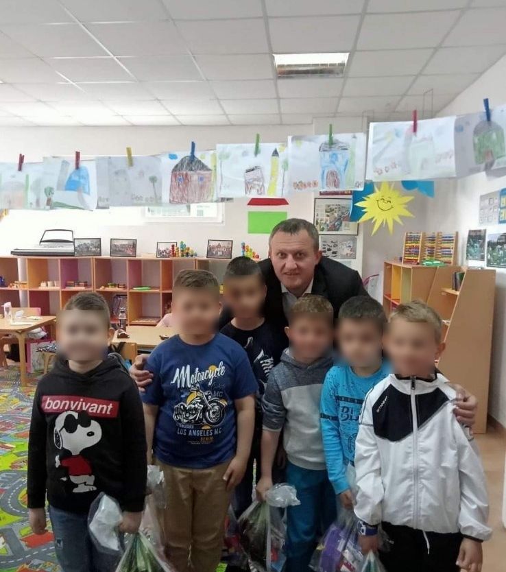 Ova praksa ne samo da je etički sporna, već može imati i dugoročne posljedice po percepciju djece i njihovu privatnost