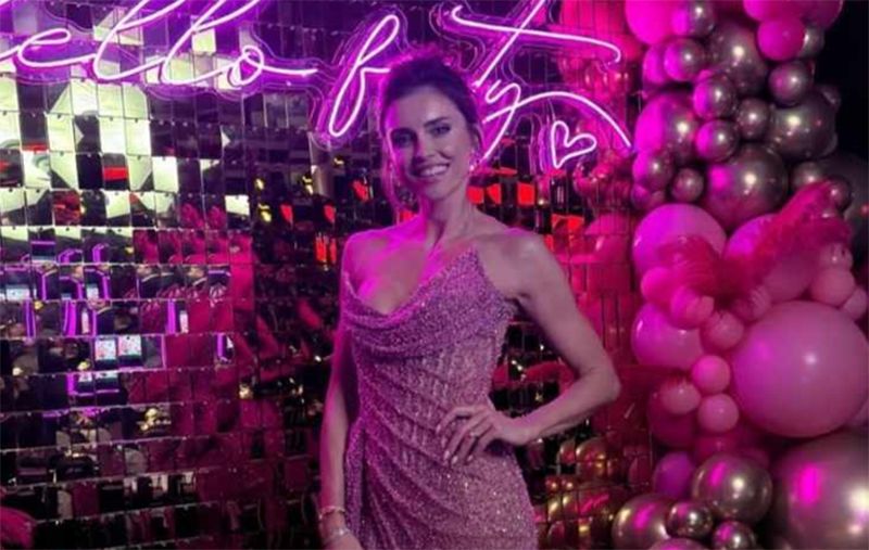 Nekada vrlo uspješna manekenka sa svjetskom karijerom, danas je supruga popularnog fudbalera Edina Džeke