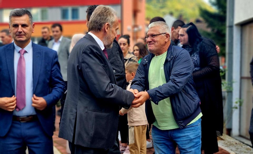 "Posebno je opasno unutarbošnjačko ili unutarbosansko rivalstvo koje se u politici redovno pretvara u neprijateljstvo", kazao je Izetbegović.