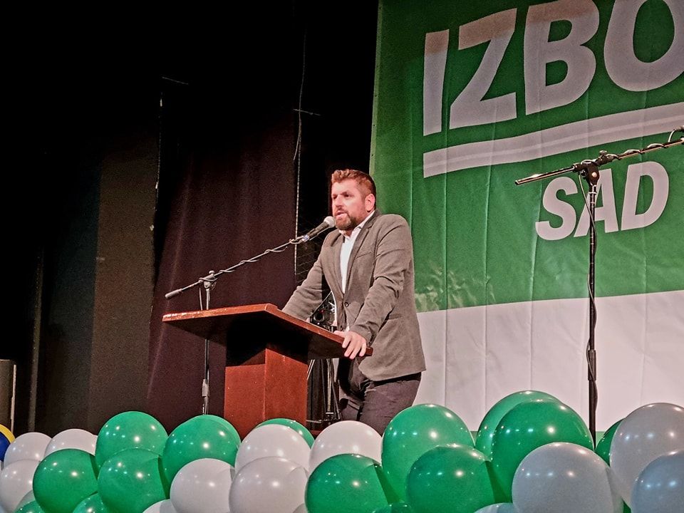 "Posebno je opasno unutarbošnjačko ili unutarbosansko rivalstvo koje se u politici redovno pretvara u neprijateljstvo", kazao je Izetbegović.