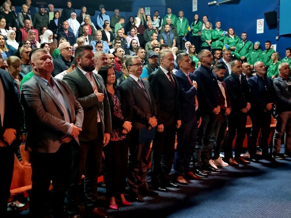 "Posebno je opasno unutarbošnjačko ili unutarbosansko rivalstvo koje se u politici redovno pretvara u neprijateljstvo", kazao je Izetbegović.