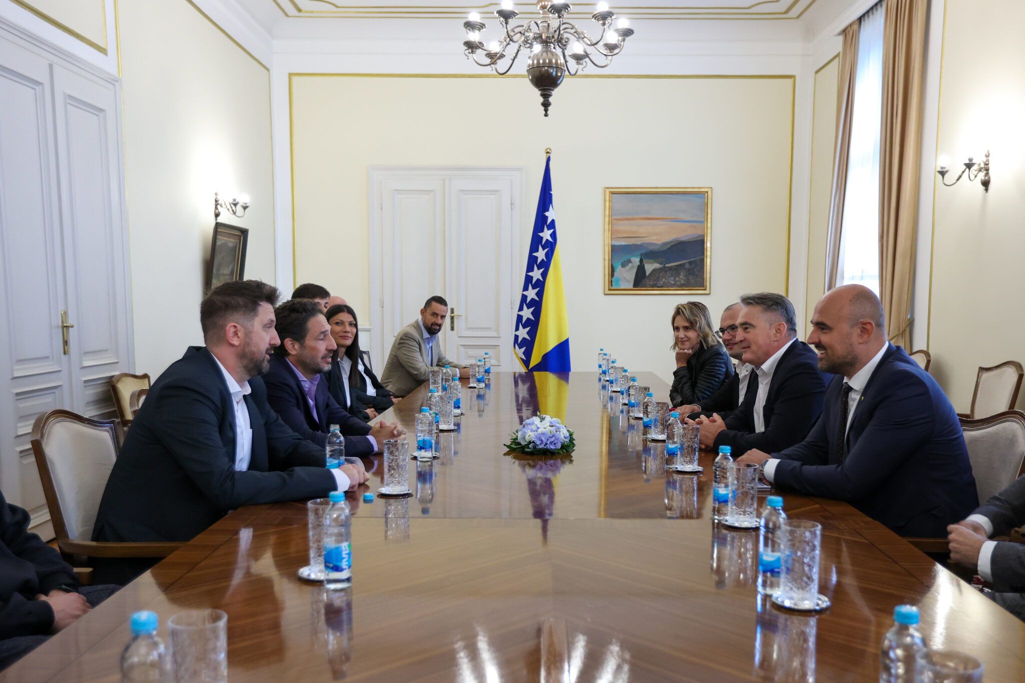 Vlada je iskazala spremnost za rad na izmjenama zakona, ali to mora biti bez pritiska, ucjena i perioda izborne kampanje kada na površinu ispliva neodgovorni populizam, poručio je 