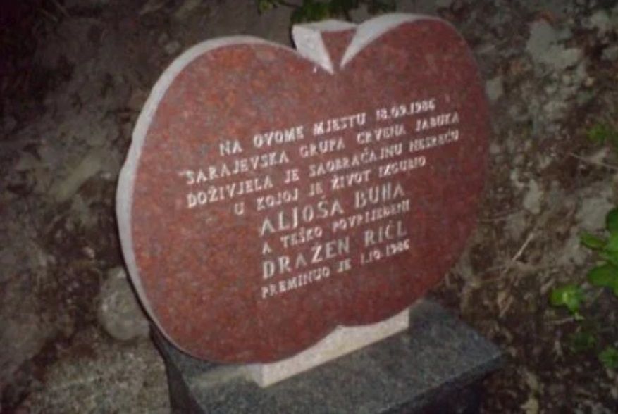 Na mjestu događaja poginuo je basista grupe Aljoša Buha dok je frontmen i jedan od osnivača grupe Dražen Ričl podlegao 1. oktobra 1986. godine