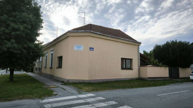 Penzionisani vojni policajac Krešimir je tog jutra došao u Dom i počeo pucati