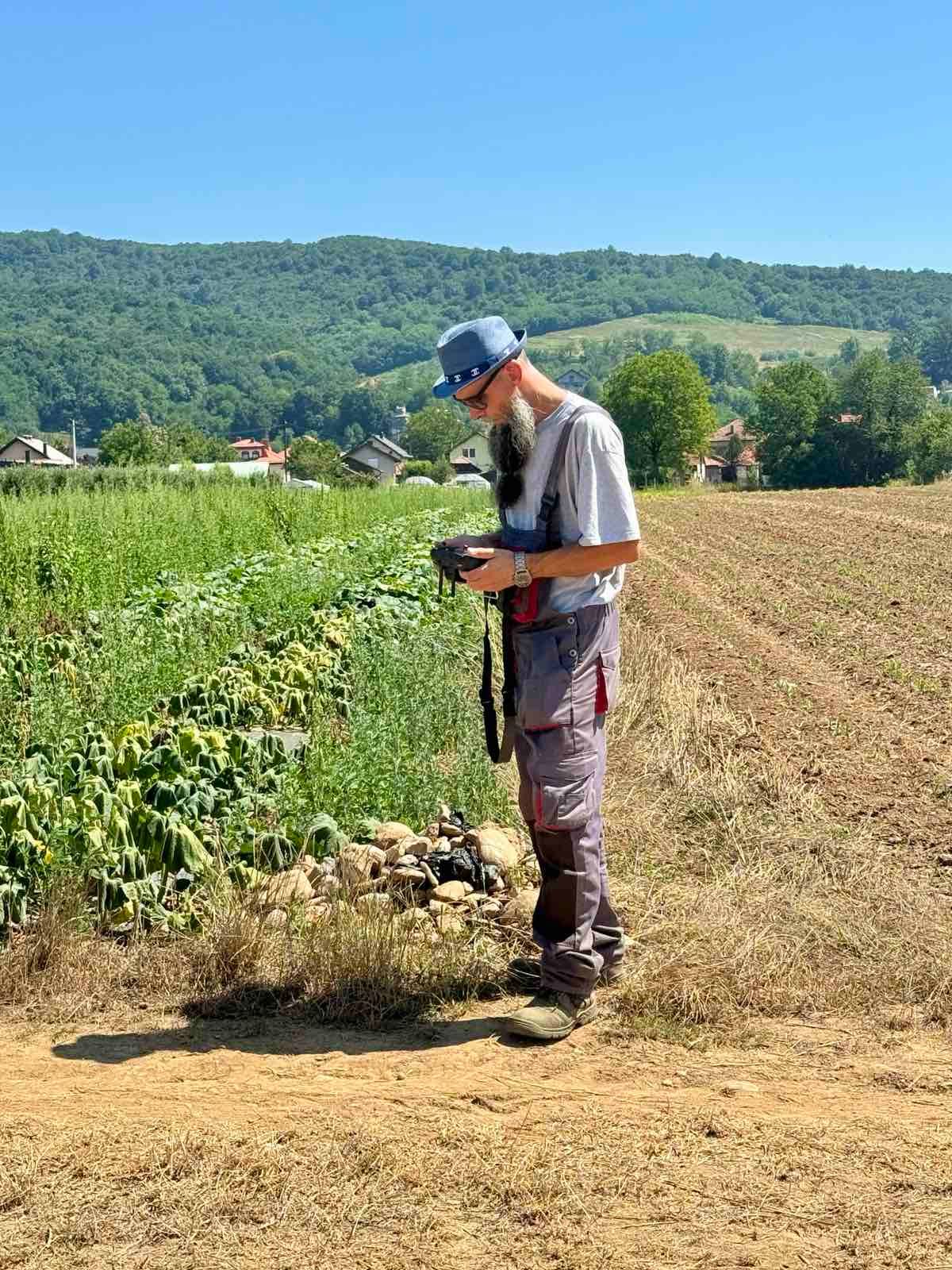 Reper Dr. Zo sa kolegom Smajićem uvodi robote s umjetnom inteligencijom u poljoprivredu