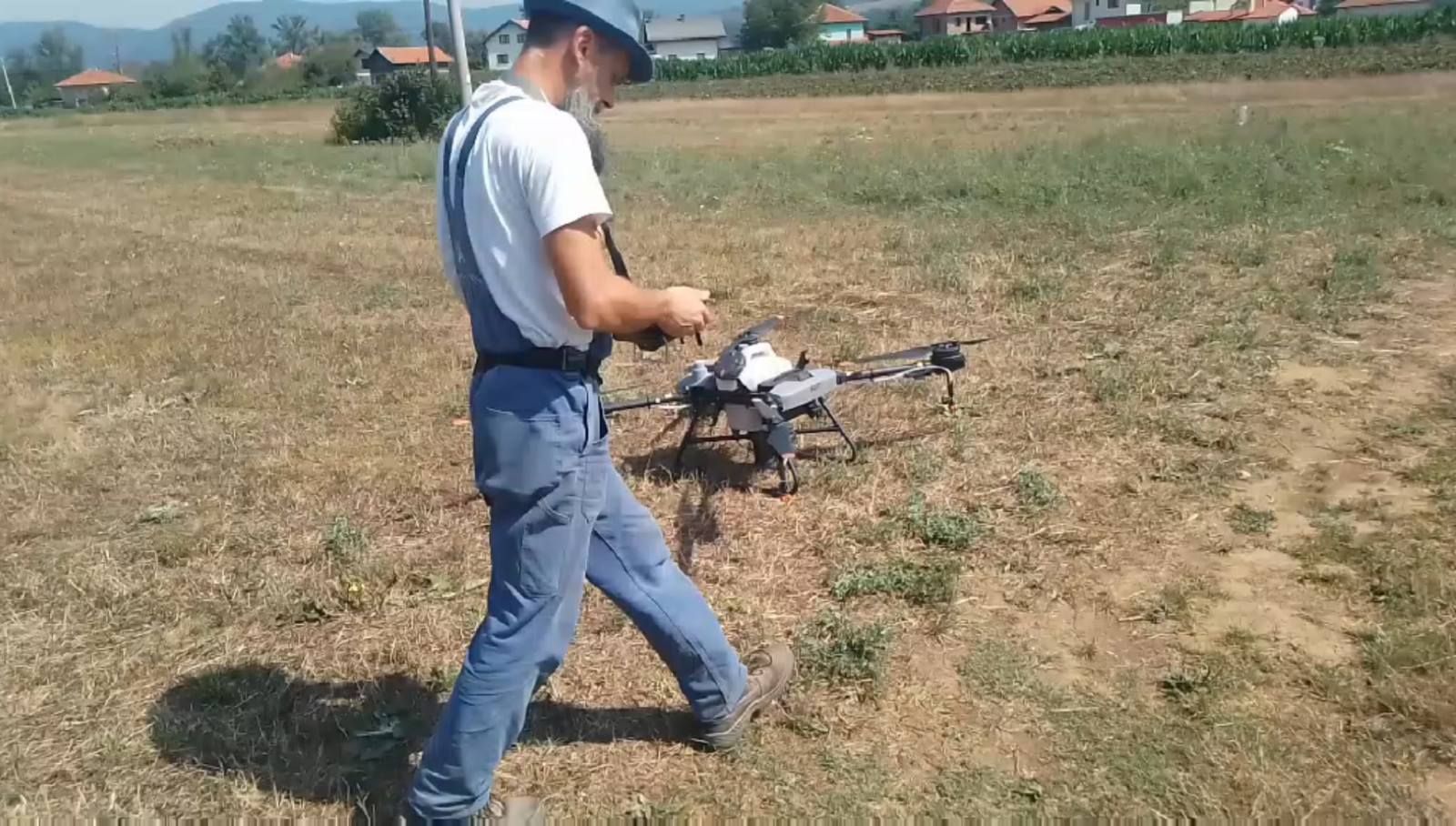 Poljoprivreda je, uz muziku, njegova velika ljubav u kojoj pomjera granice