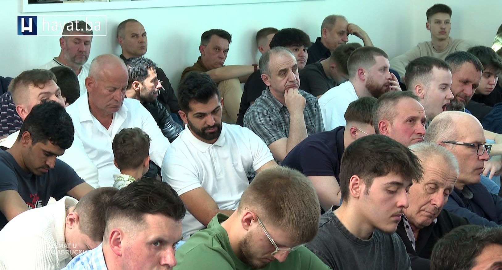 U toj novoj džamiji, svakim danom sve više popunjenih safova svjedoči o njihovoj povezanosti i sreći
