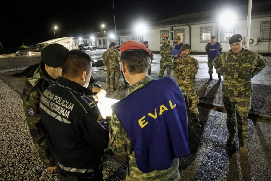 Noćna akcija EUFOR-a: Pogledajte fotografije kompleksne vježbe u glavnom gradu