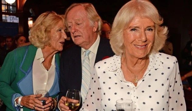 Kraljica Camilla snimljena u društvu bivšeg supruga kojeg je godinama varala s Charlesom