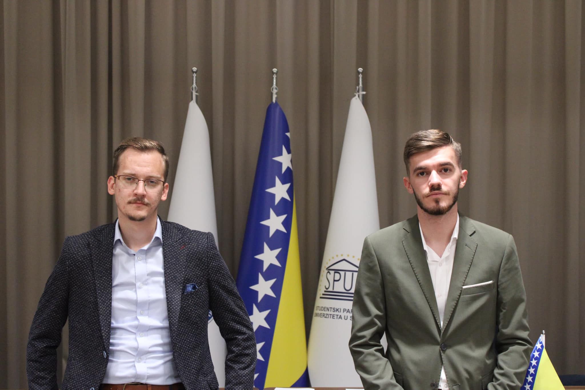 Dodaje da je evidentno da te iste interesne skupine, nemaju za cilj unaprijeđenje interesa, nego ovladavanje budžetom Univerziteta u Sarajevu