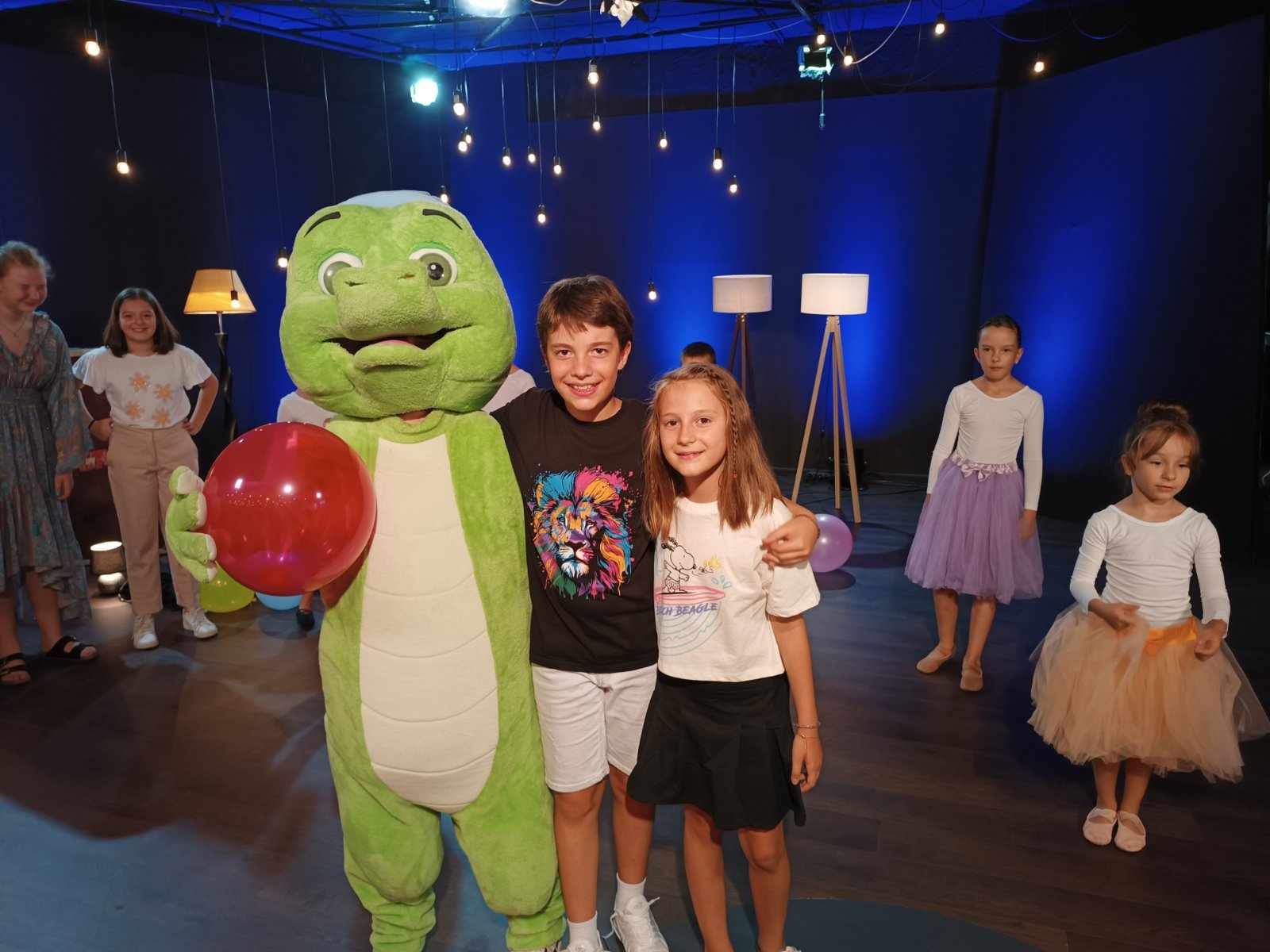 U četvrtak, 5. septembra, od 11:40 i 17:40 samo na prvom bh. dječijem kanalu HAYATOVCI gledajte promociju drugog albuma benda FRTUTMA KIDS nazvanog “RAKETA”.