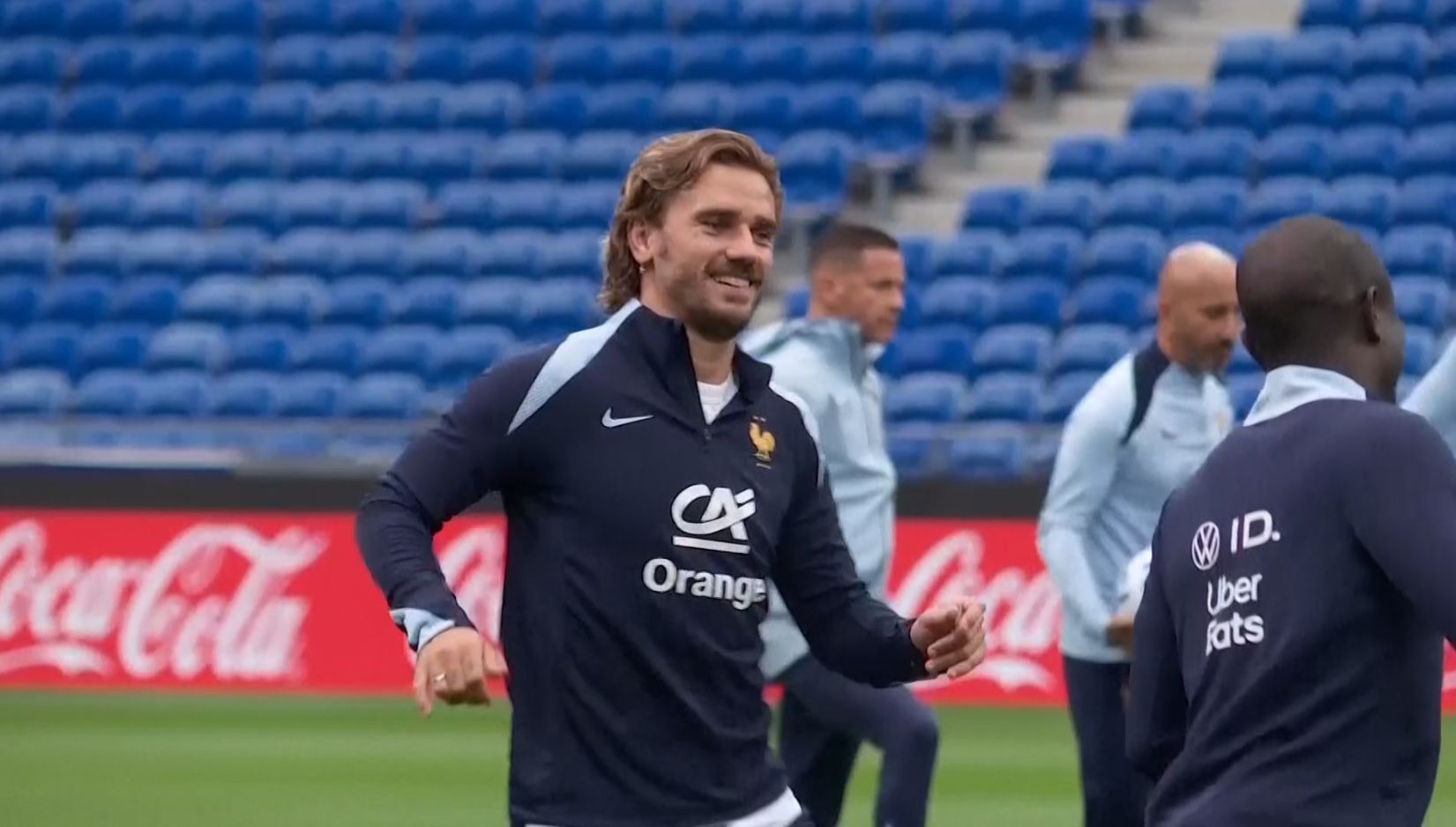 Pod selektorom Didierom Deschampsom debitovao je za Francusku u ožujku 2014., u dobi od 22 godine i 11 mjeseci.