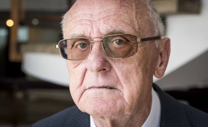 Drukčiji od ljudi koji život gledaju s mračne strane, bjehu oni koji su i neprilike osvjetljavali vedrinom i vjerom da će na svim prostorima zavladati čovjekova bolja polovina duše