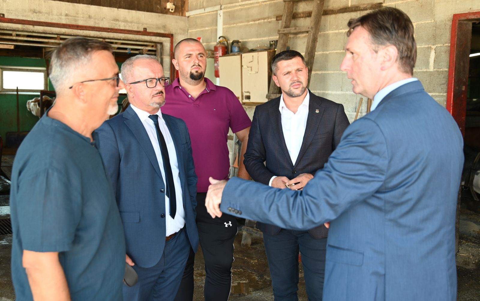 Hrnjić s poljoprivrednicima u Bužimu: Obećao više novca iz federalne kase